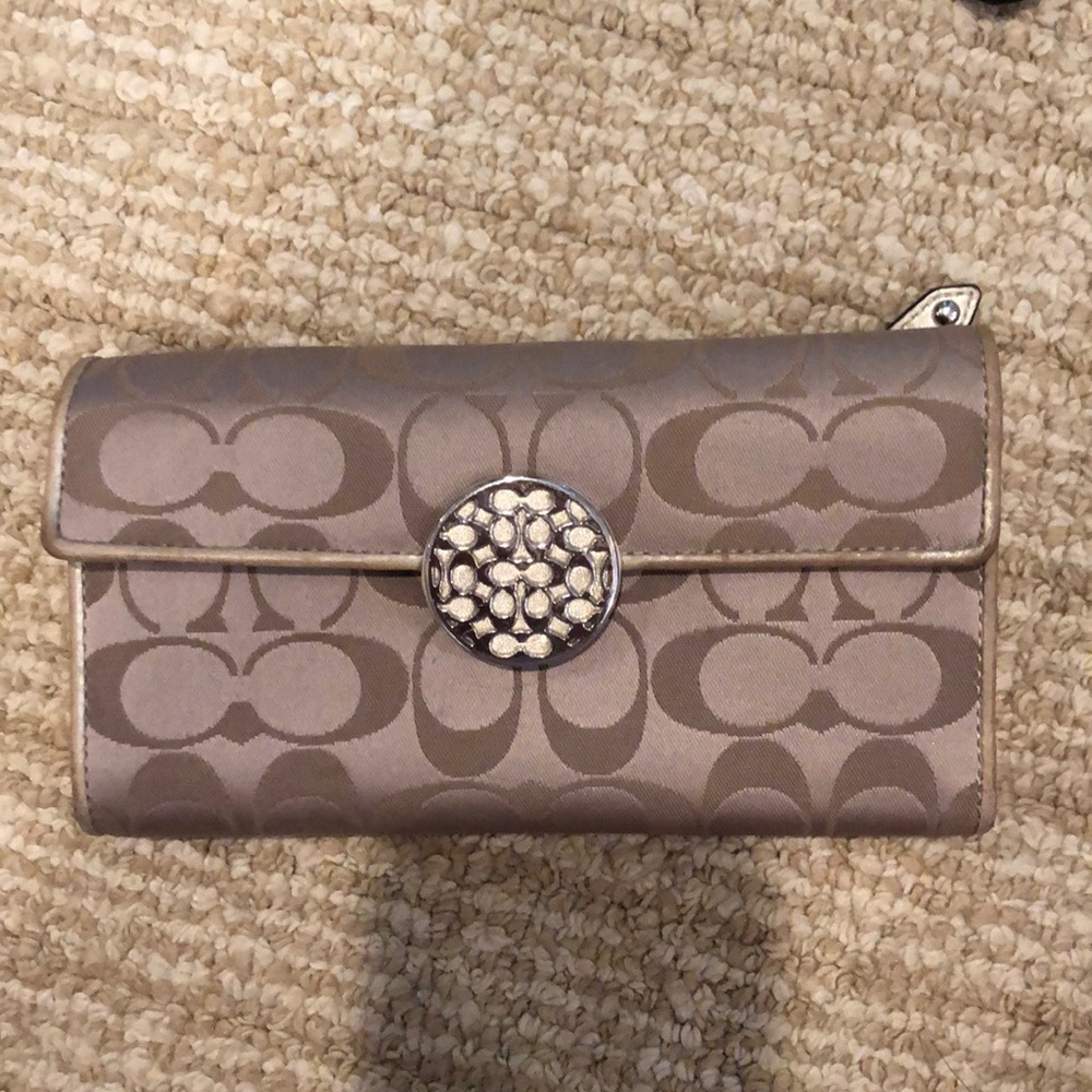 Tan coach wallet- full size